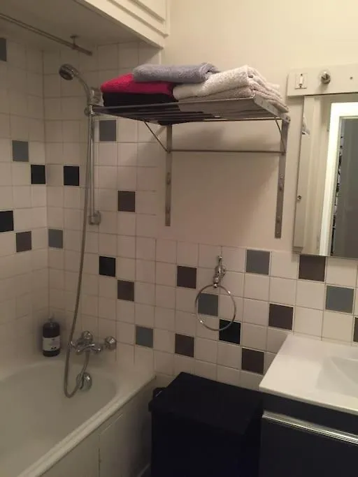 Apartment 16 -near Champs-elysees 75m2 Paris