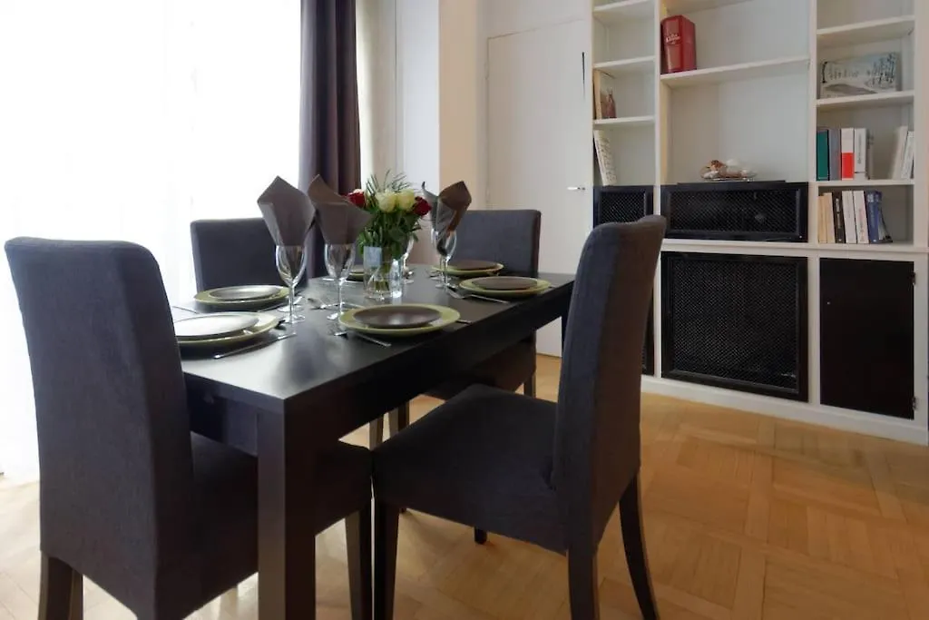 16 -near Champs-elysees 75m2