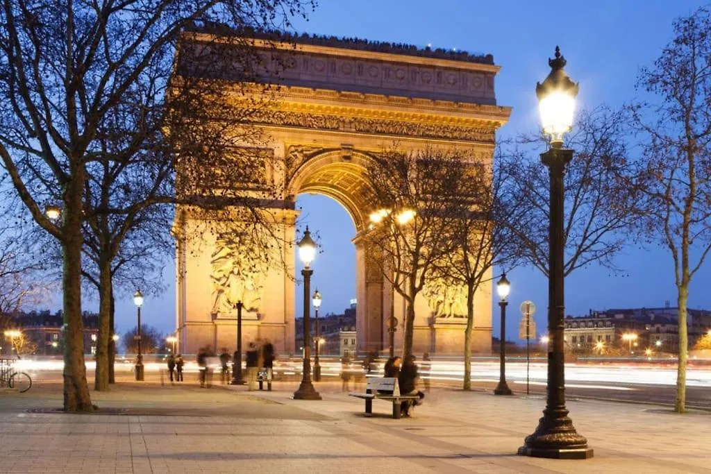 Apartment 16 -near Champs-elysees 75m2 *