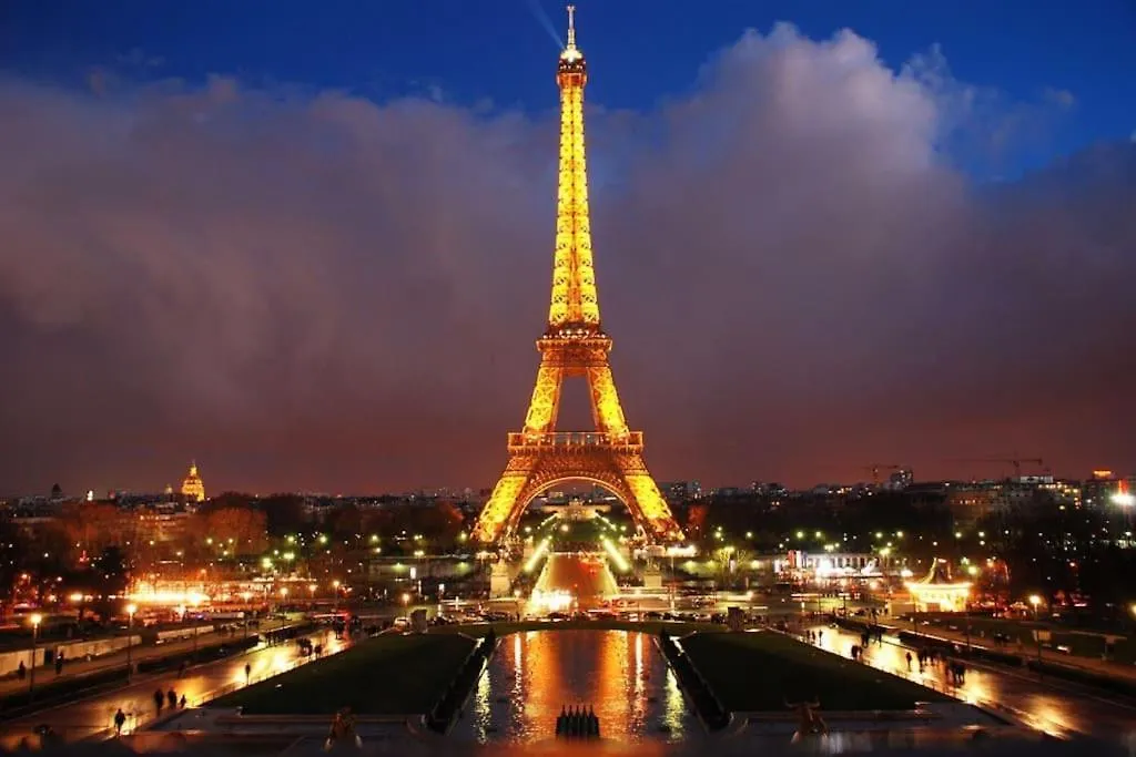 16 -near Champs-elysees 75m2 Apartment *