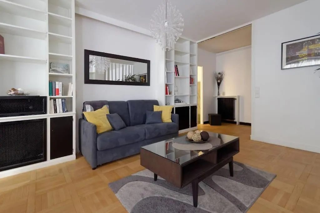 Apartment 16 -near Champs-elysees 75m2